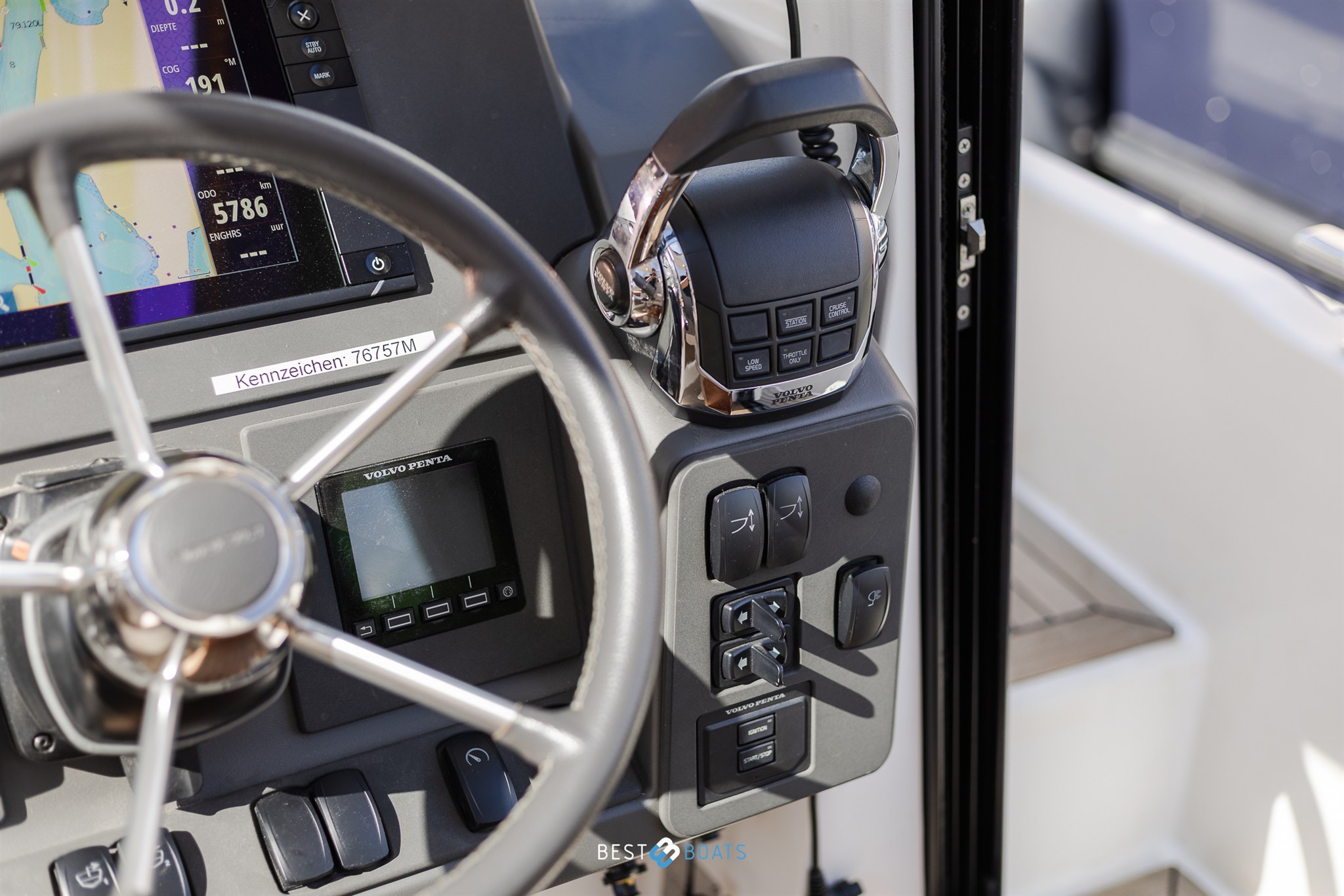 foto: 23 Nimbus 305 Coupé