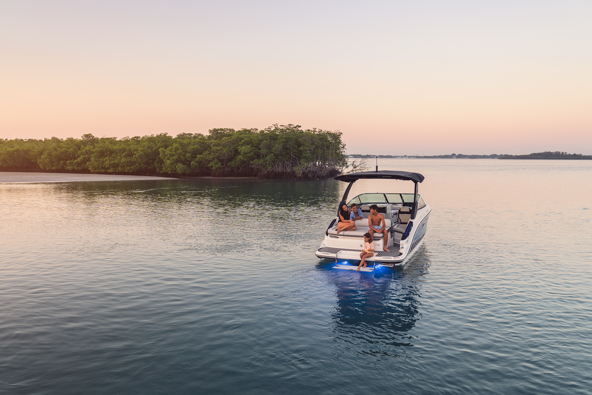 foto: 13 Sea Ray SLX 260