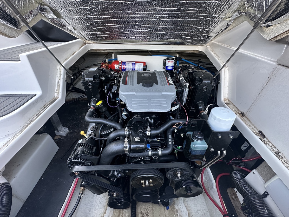 foto: 12 Crownline E6