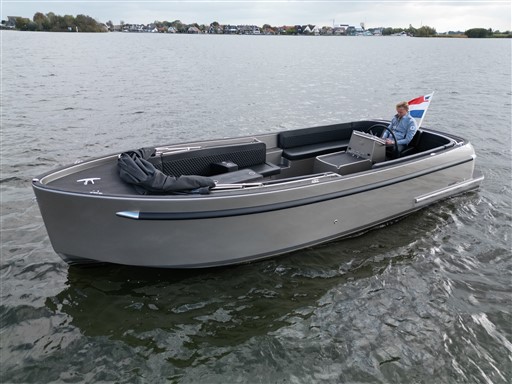 foto: 24 Seafury Hawker 725