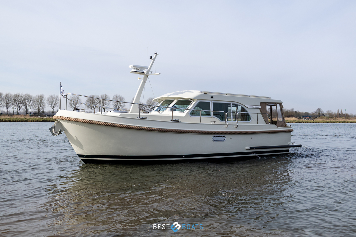 foto: 21 Linssen Grand Sturdy 30.0 Sedan Intero
