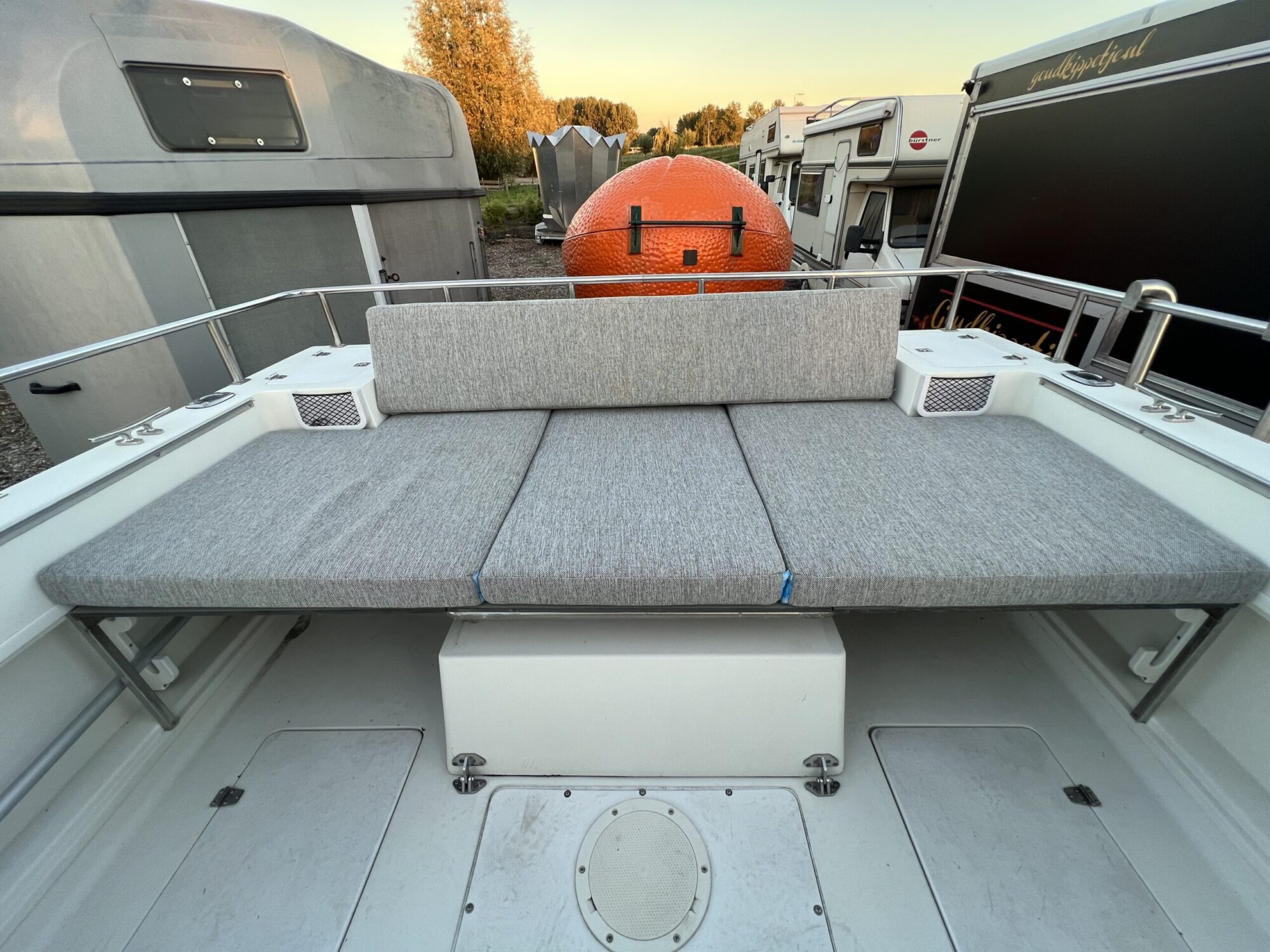 foto: 12 Celebrity Celebrity 2500 Fish Hawk