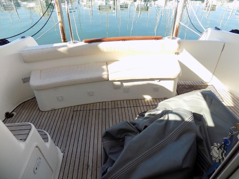 foto: 5 Jeanneau Prestige 32 Fly