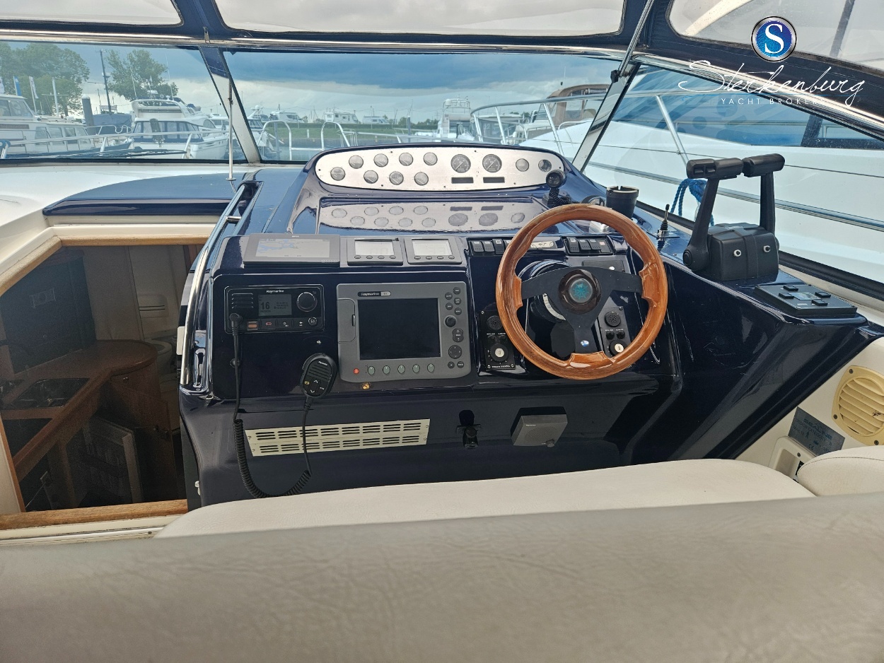 foto: 15 Sealine S37