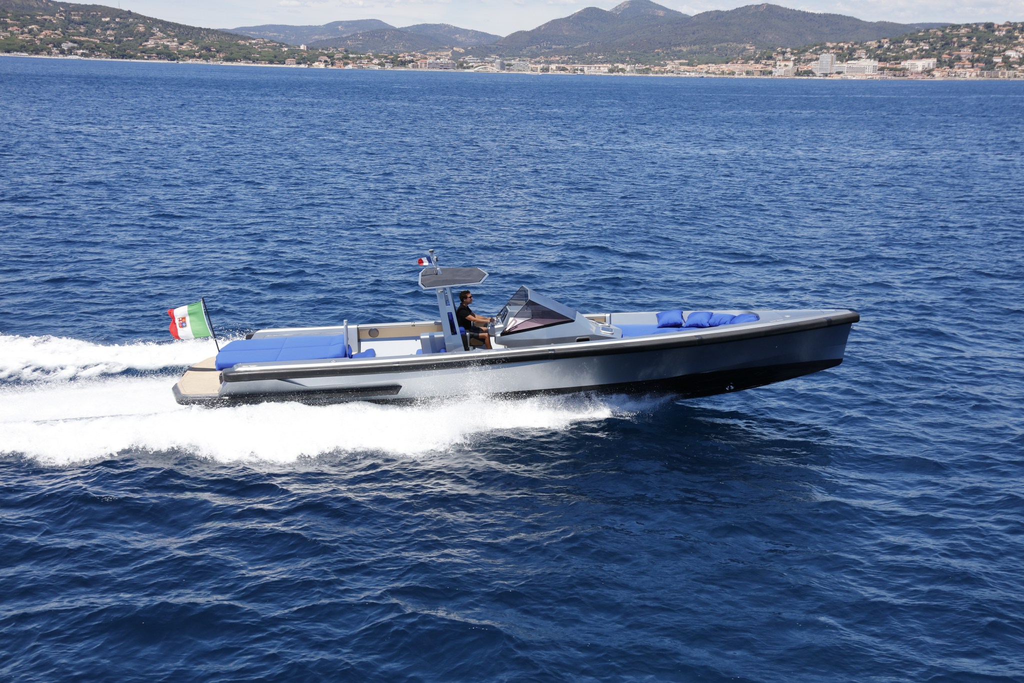 foto: 8 Wally Yachts Wally Tender 45