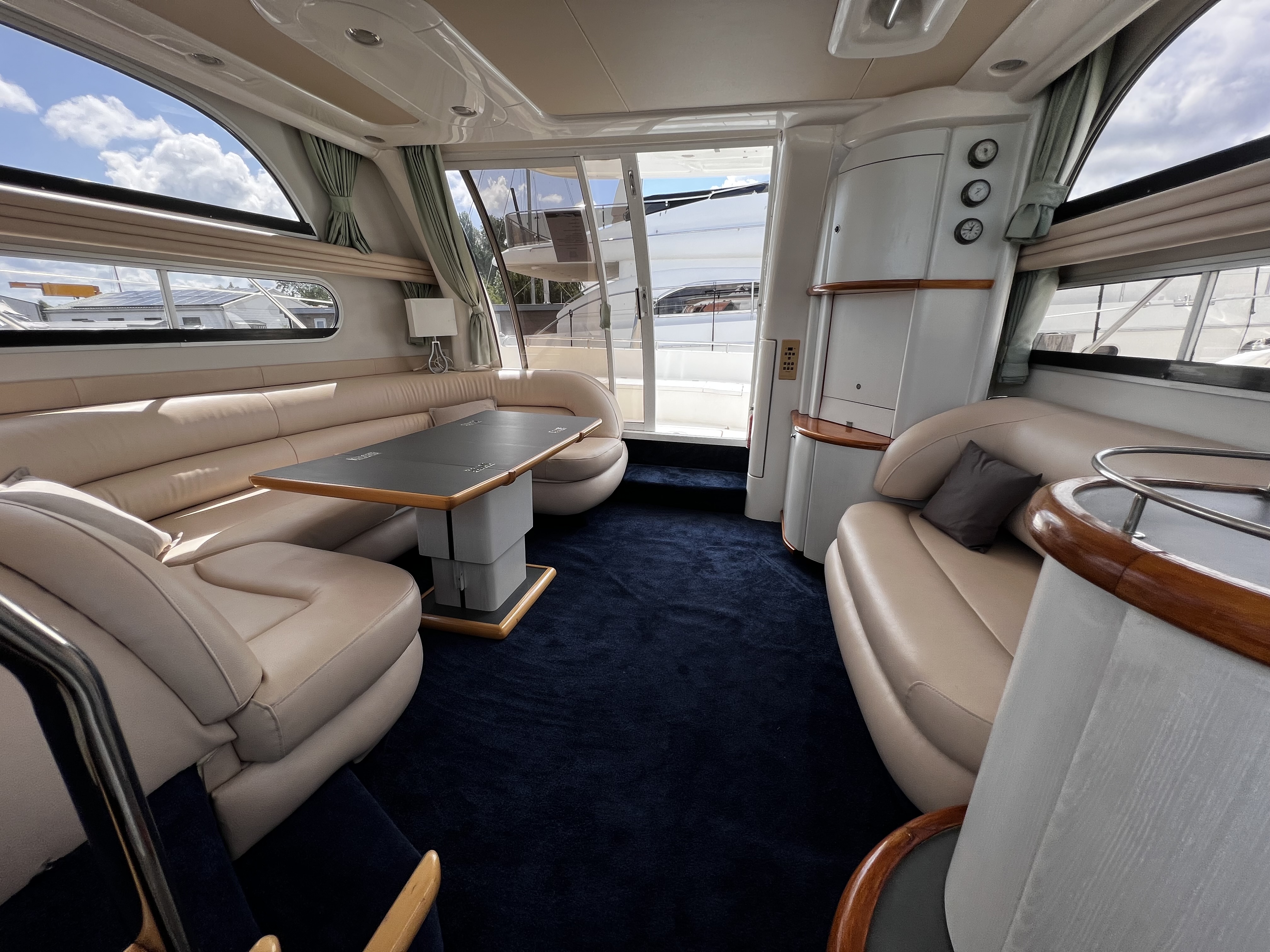 foto: 21 Sealine 420 Statesman