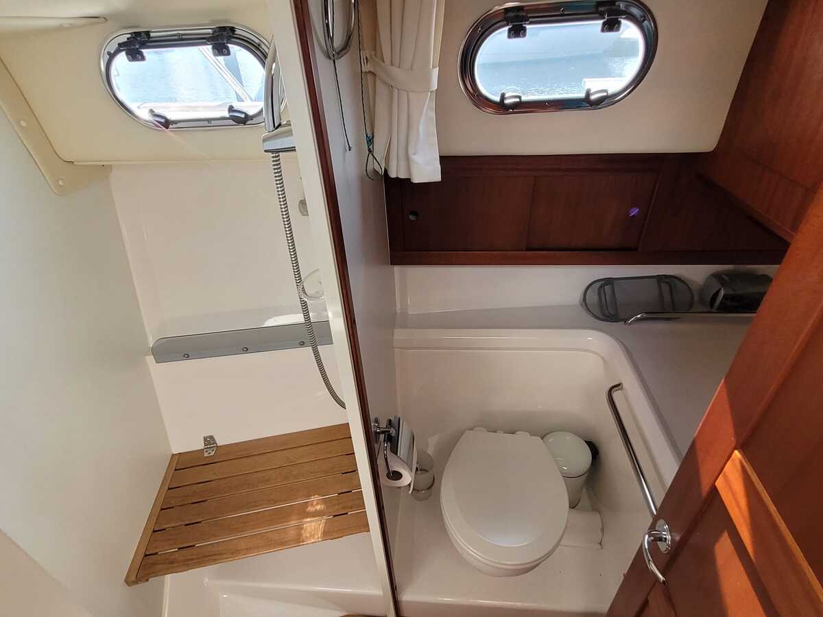 foto: 15 Nimbus 380 Commander