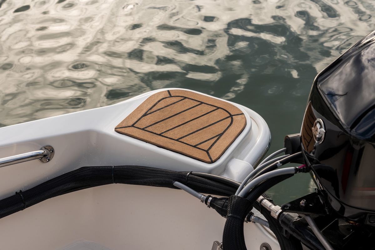 foto: 9 Boston Whaler 130 Super Sport