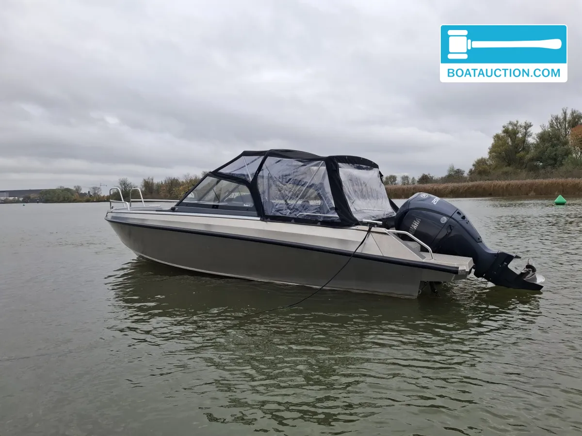 foto: 14 Buster Magnum