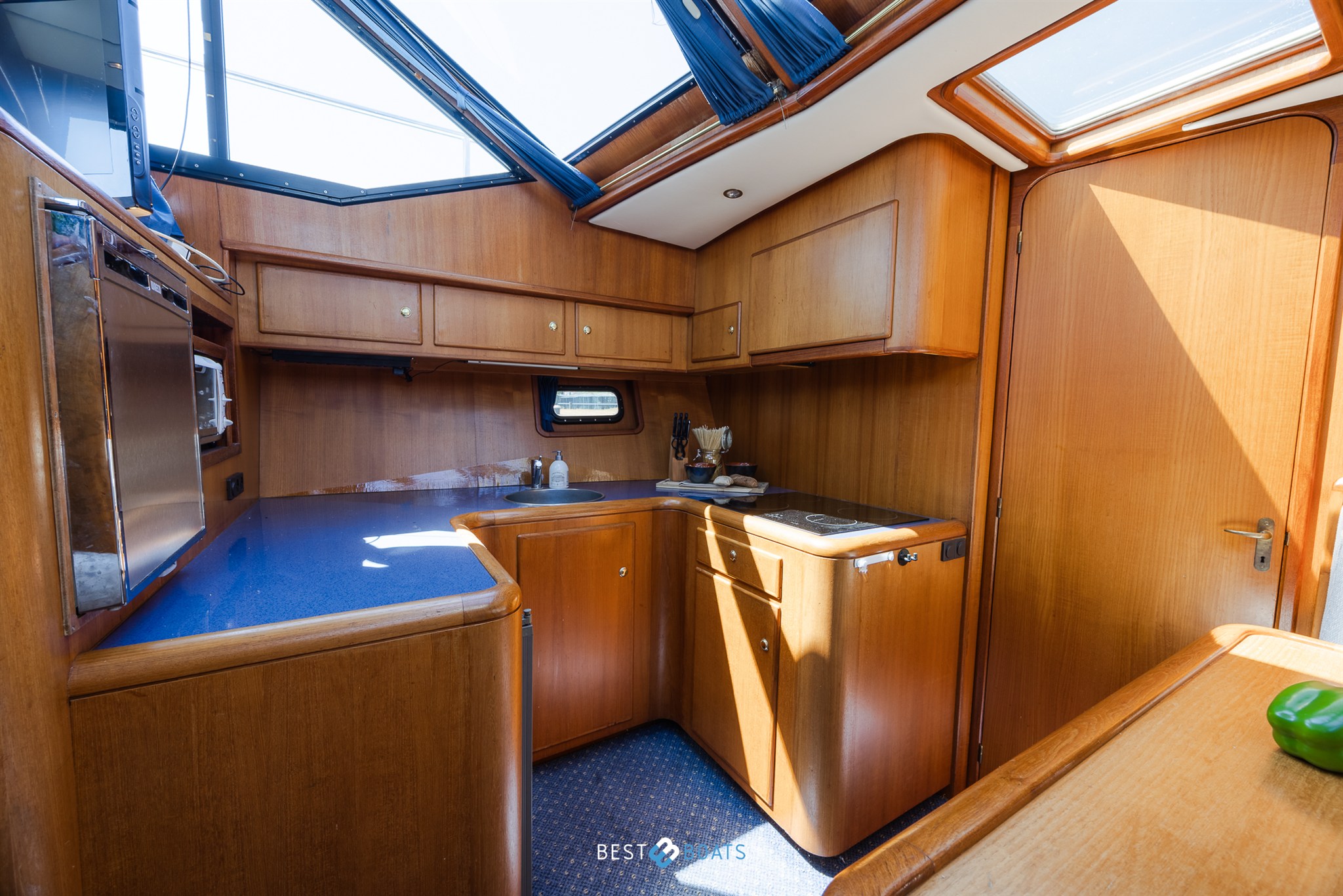 foto: 23 Vri-Jon Contessa 45E