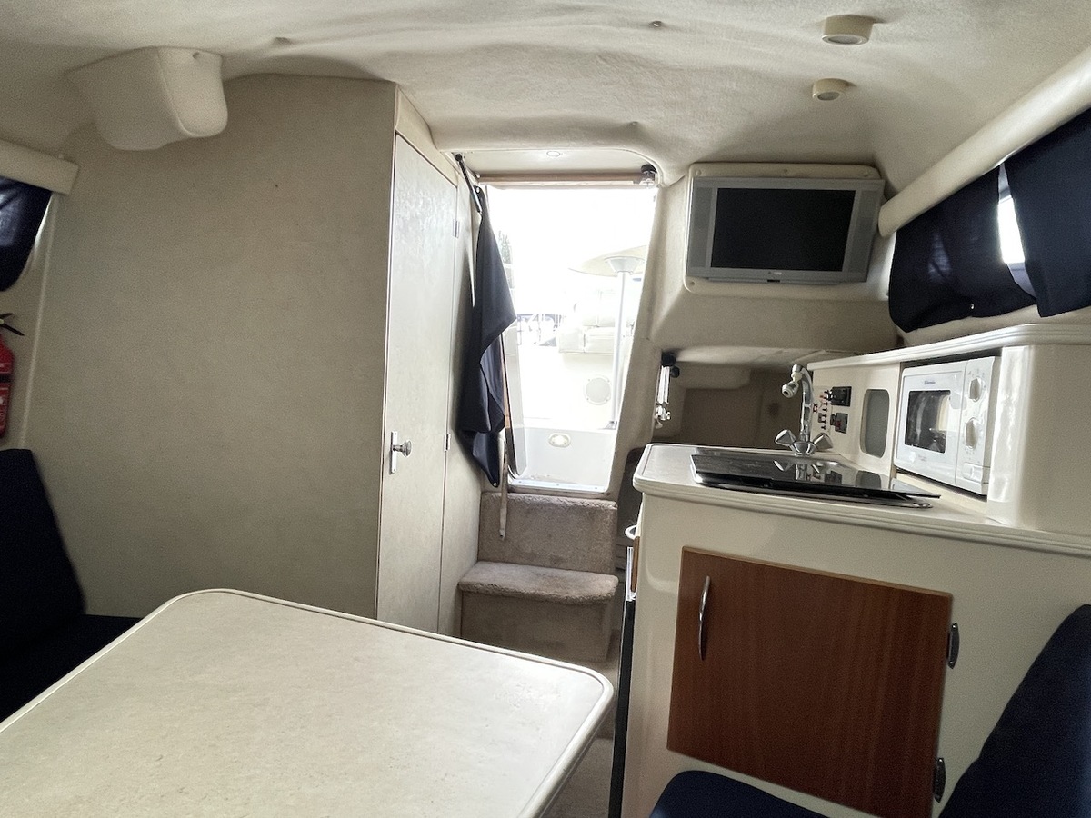 foto: 11 Bayliner 2355 Ciera