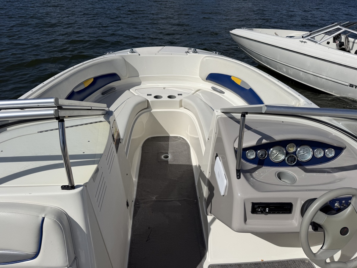 foto: 20 Bayliner 219 SD