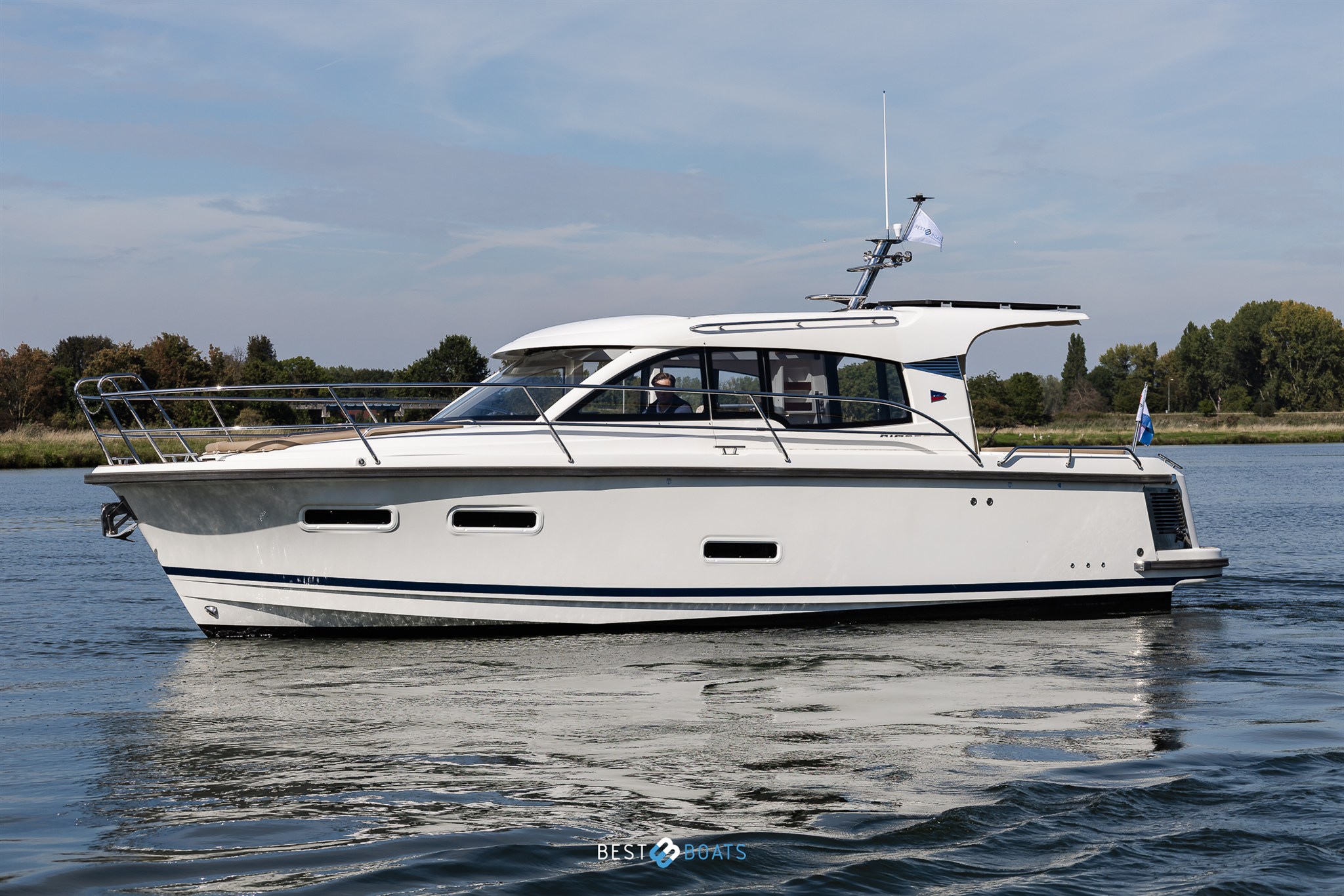 foto: 24 Nimbus 305 Coupé