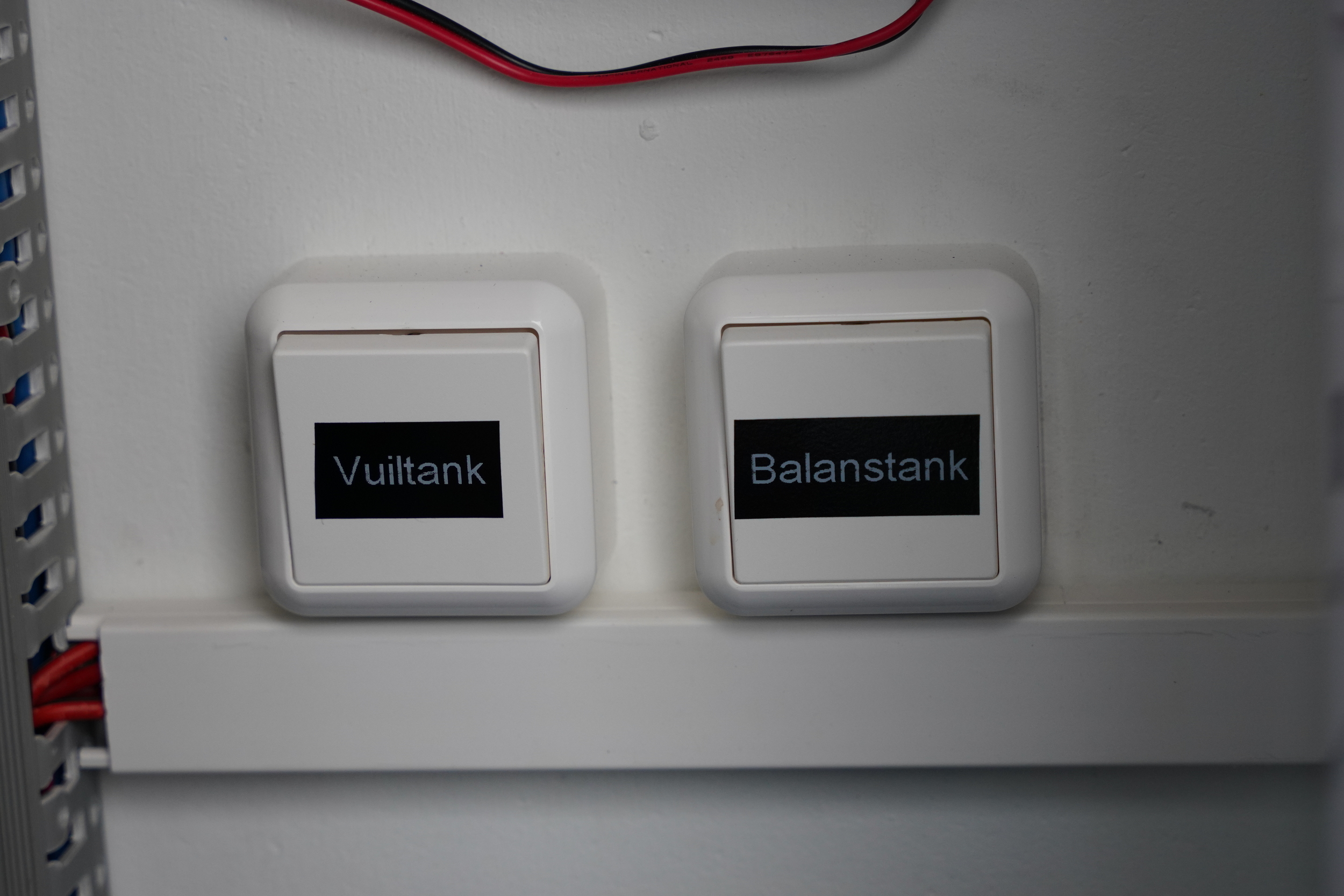 foto: 28 Castalia Evt. Met Koopligplaats Special Houseboat 1460 X 500