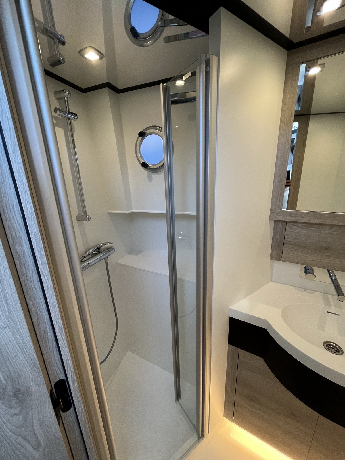 foto: 30 Boarncruiser 46 XL Traveller