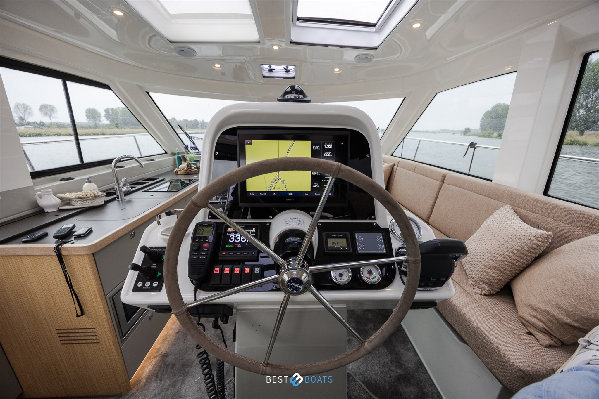 foto: 20 Bavaria E40 Sedan