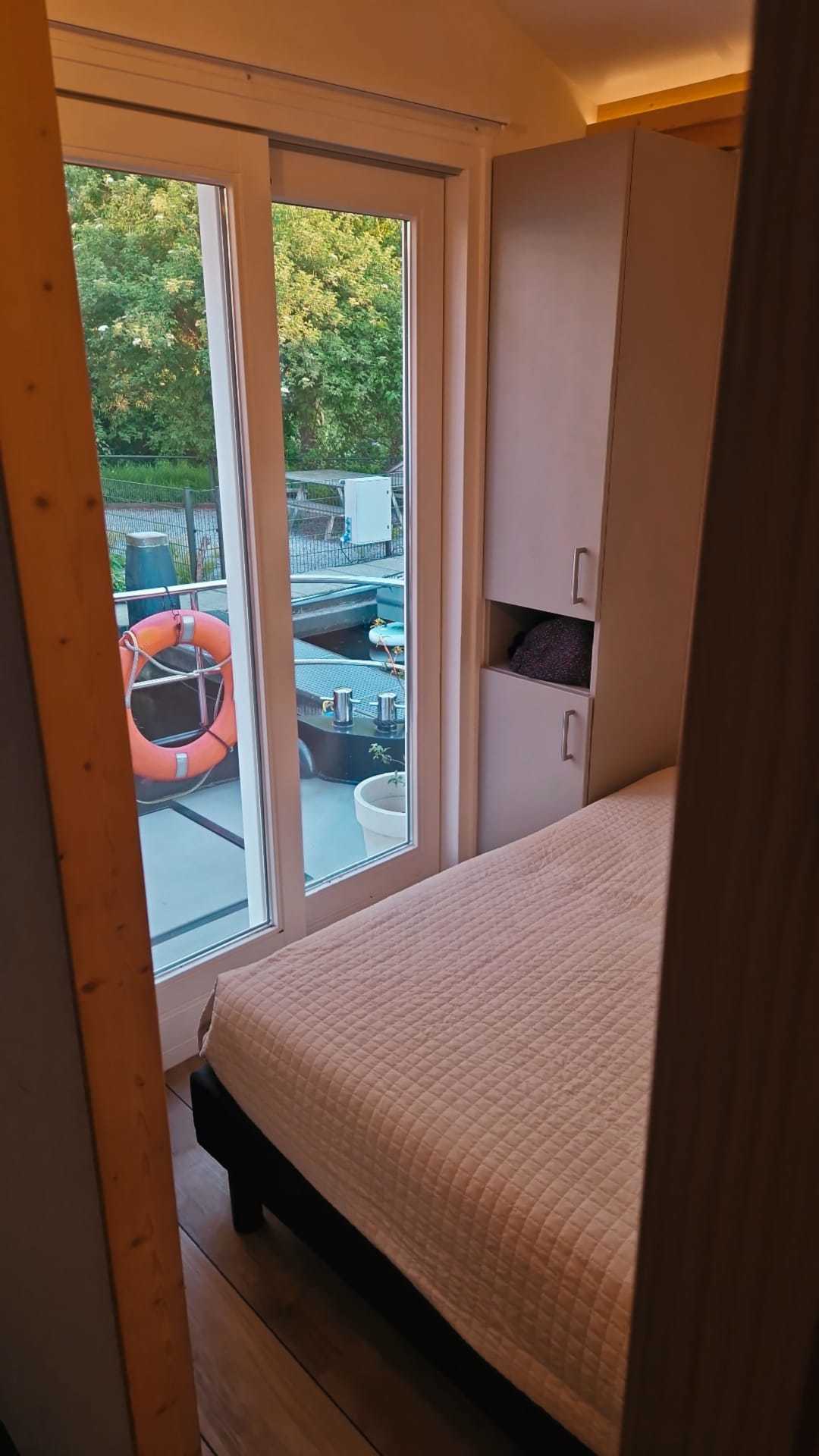 foto: 70 HOMESHIP VaarChalet In Amsterdam 1250D Luxe Houseboat