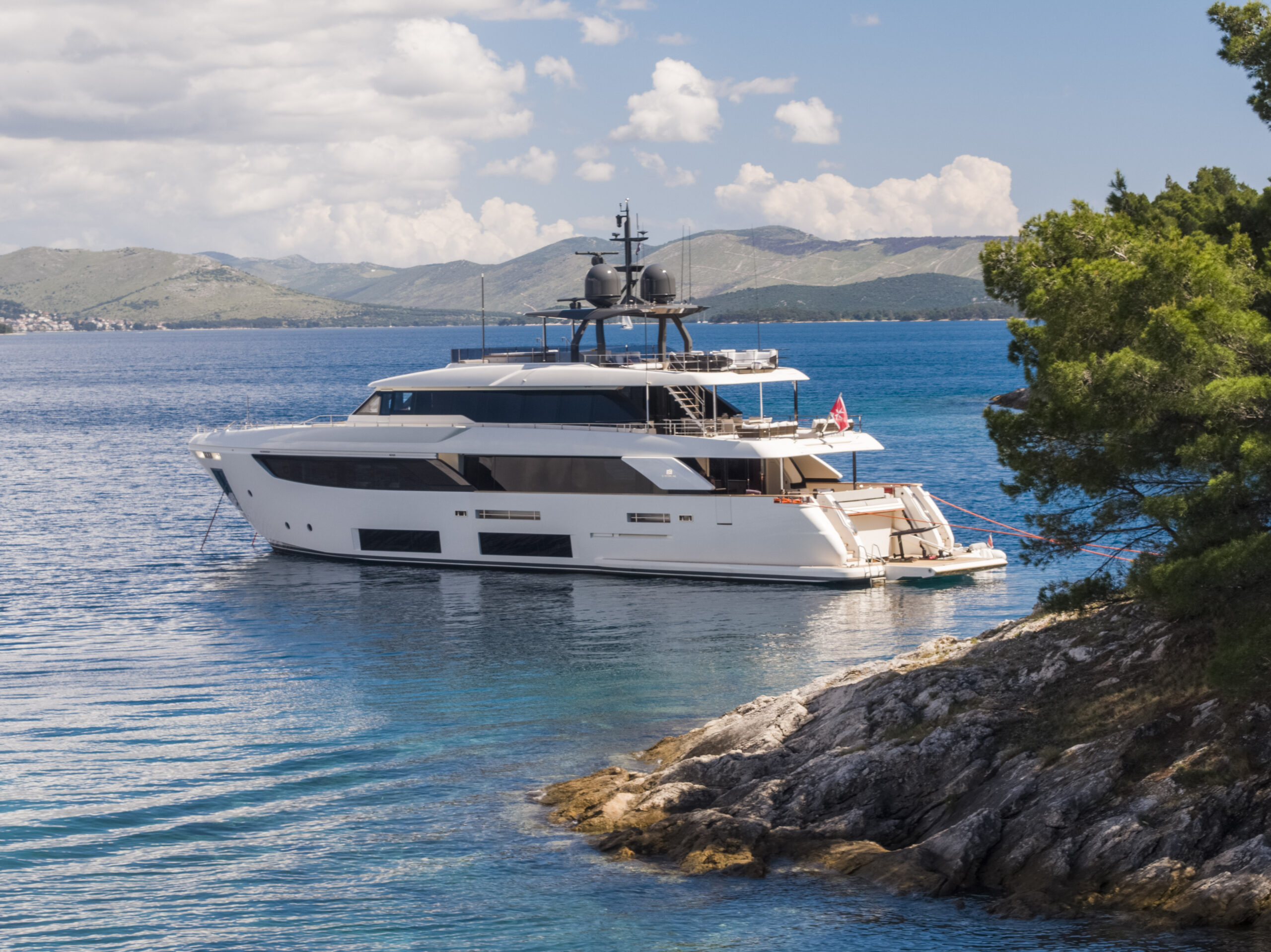 foto: 58 Custom Line Navetta 33