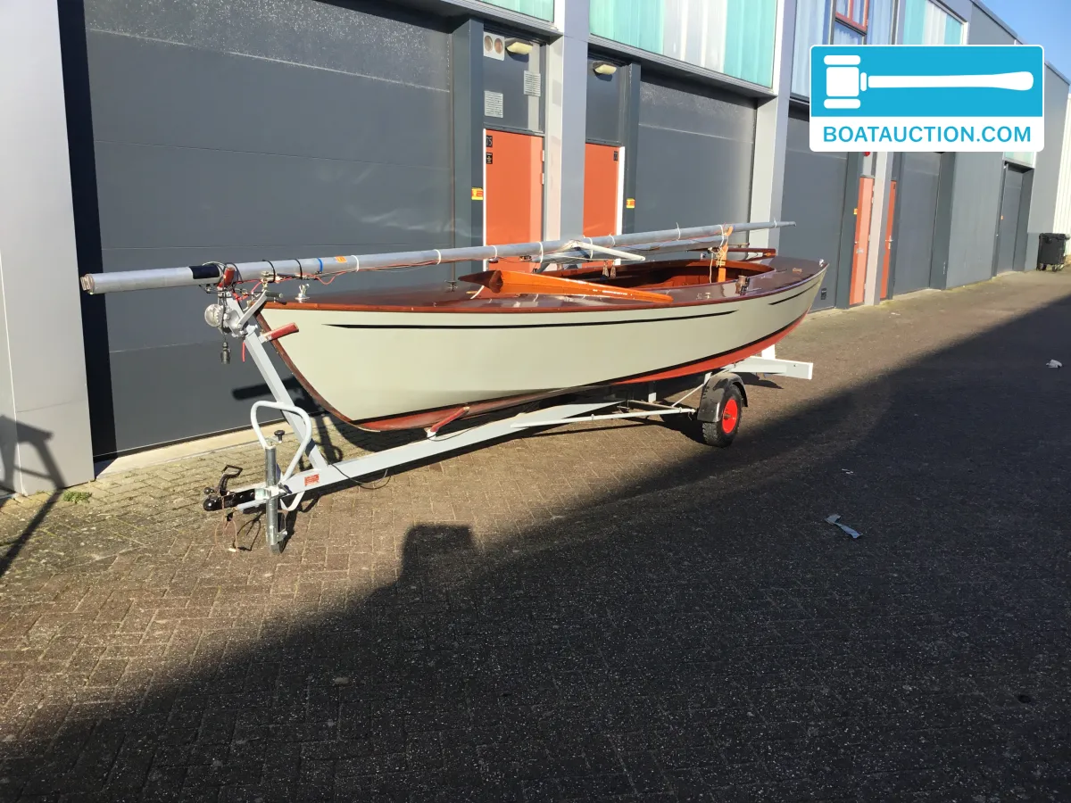 foto: 23 Spanker 712