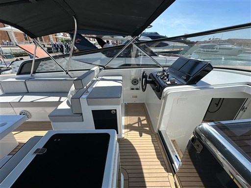 foto: 15 Vandutch 48