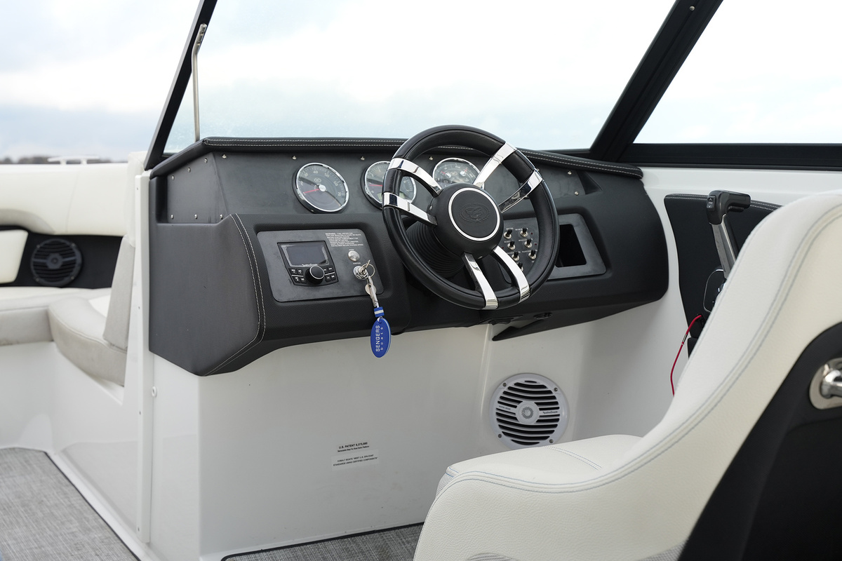foto: 48 Cobalt CS23