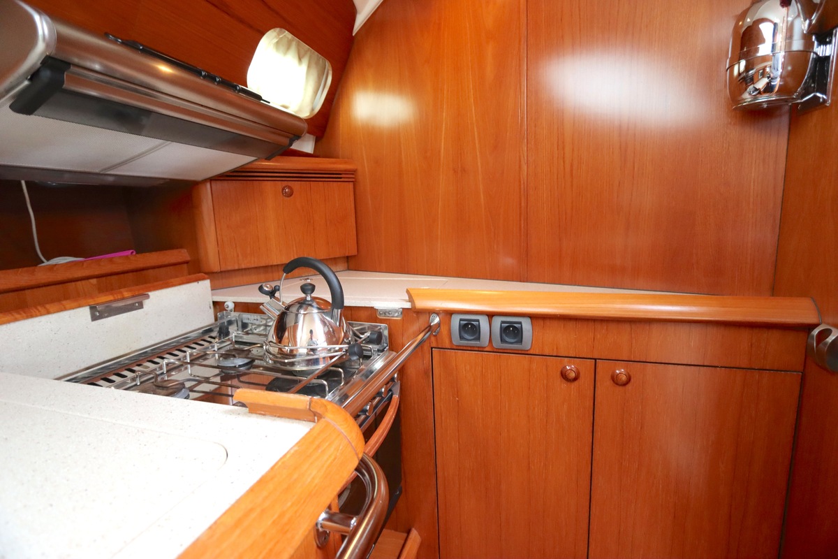 foto: 16 Jeanneau  Sun Odyssey 49 DS