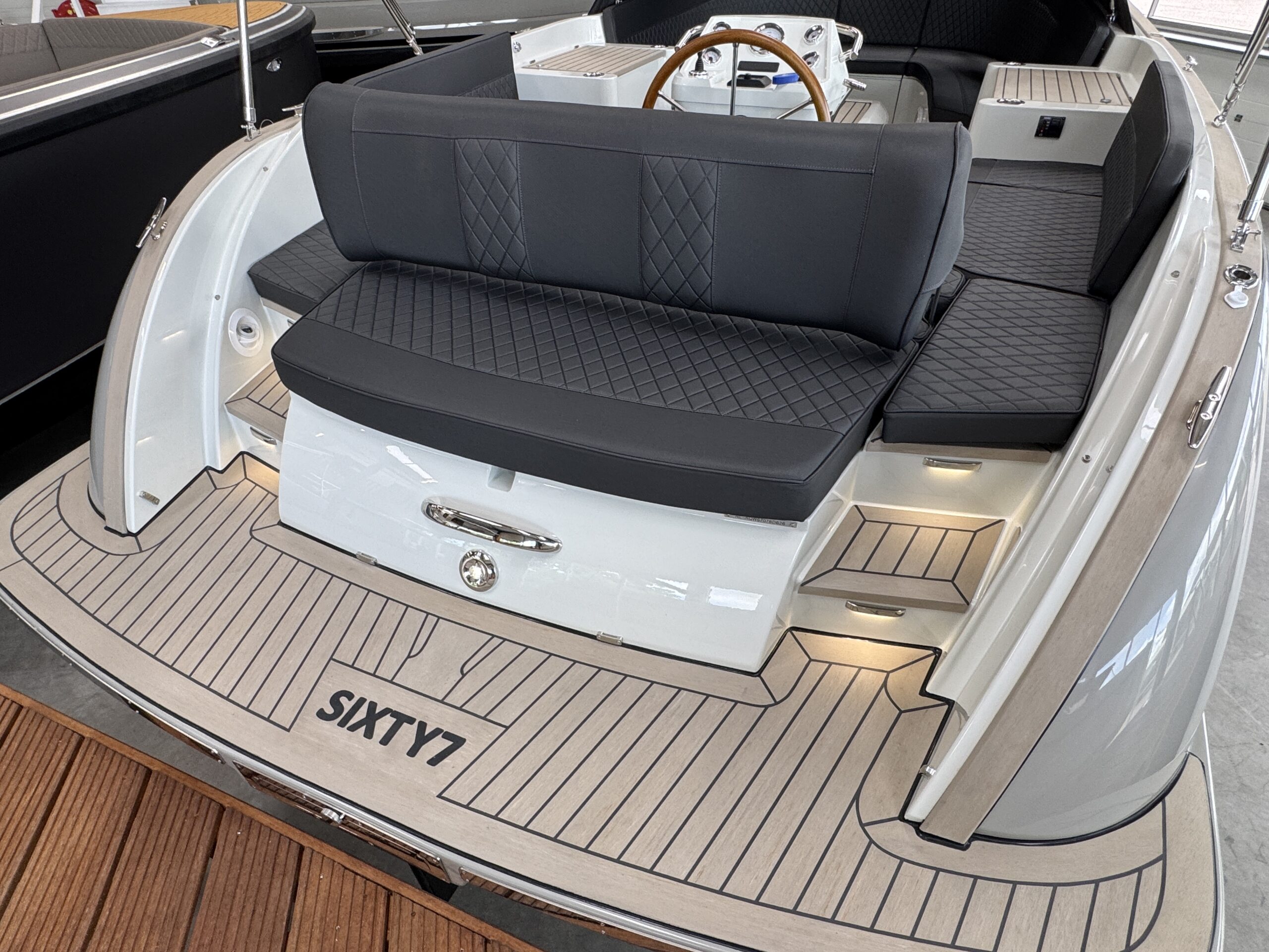 foto: 6 Antaris Sixty7 (op voorraad)