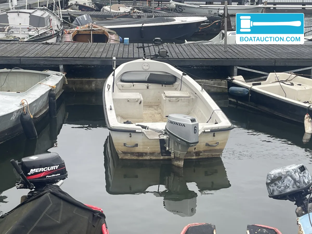 foto: 8 Motorboat 450