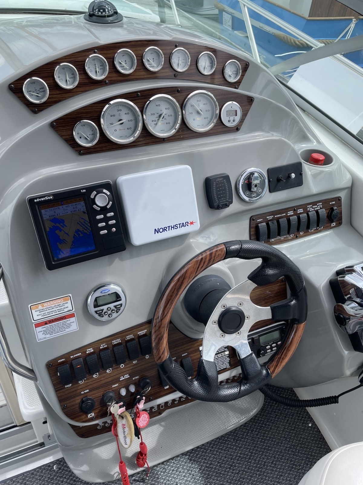 foto: 14 Bayliner  335 Cruiser