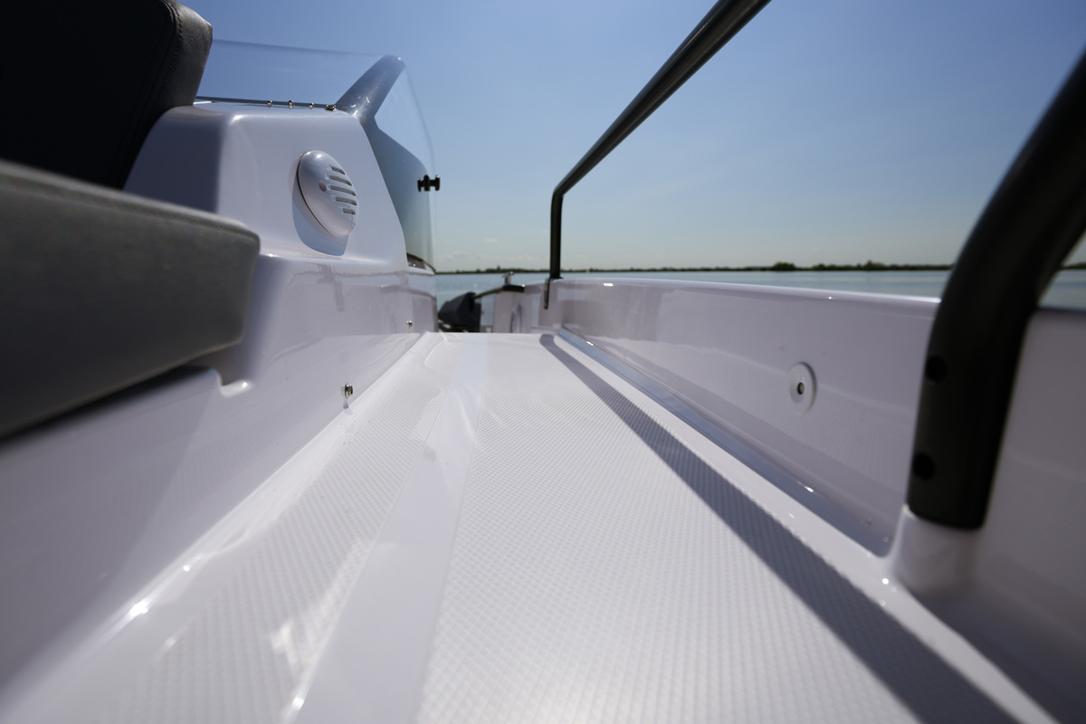 foto: 40 Axopar 25 Cross Bow & Cross Top