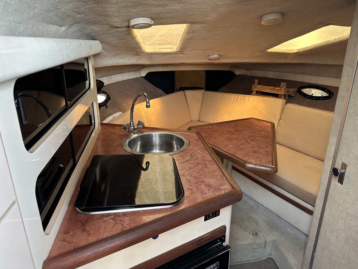 foto: 10 Maxum 2300