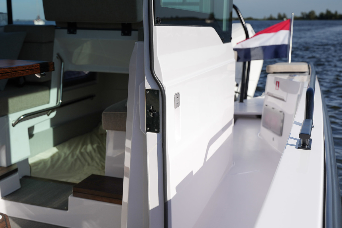 foto: 58 Axopar  37 XC Cross Cabin Mediterrana Edition