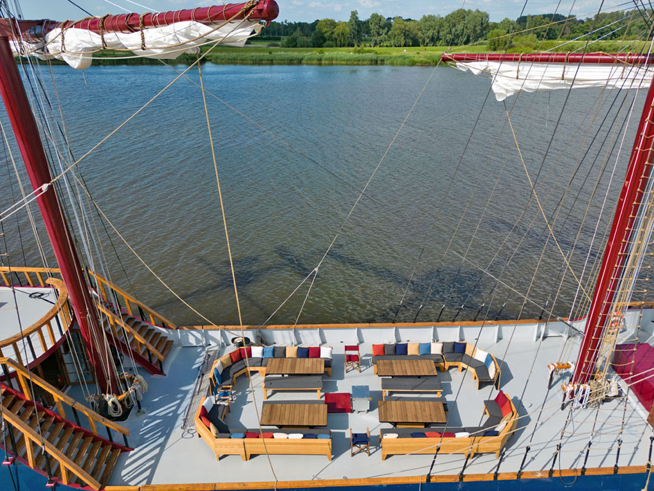 foto: 44 3 mast Charterschip / Evenementenboot 44 nachtgasten, 150 daggasten