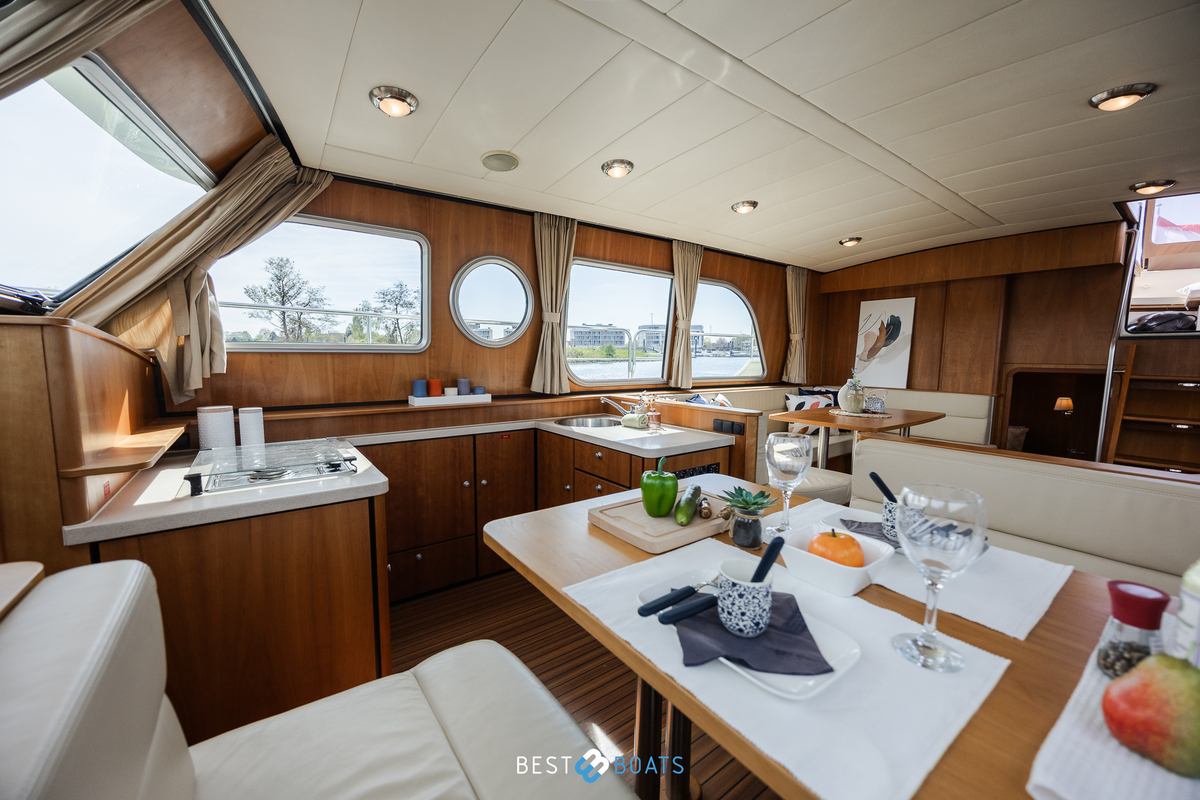 foto: 34 Linssen Grand Sturdy 43.9 AC