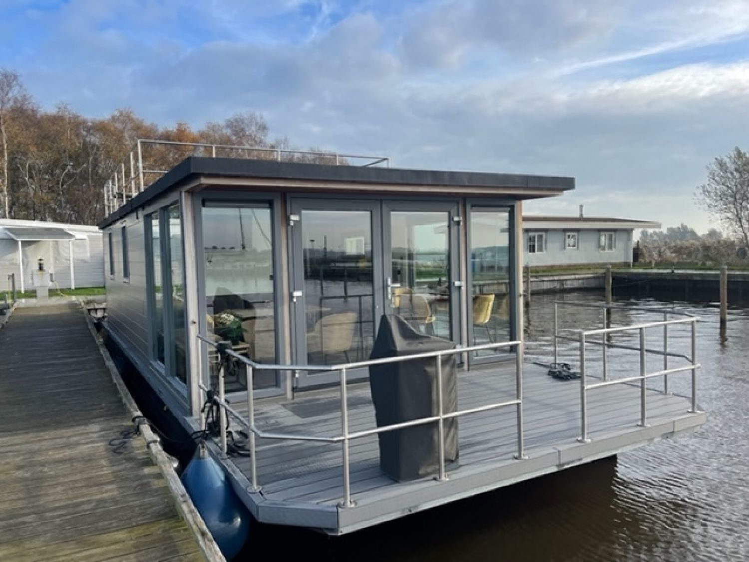 foto: 17 HT Lofts PE Special Houseboat