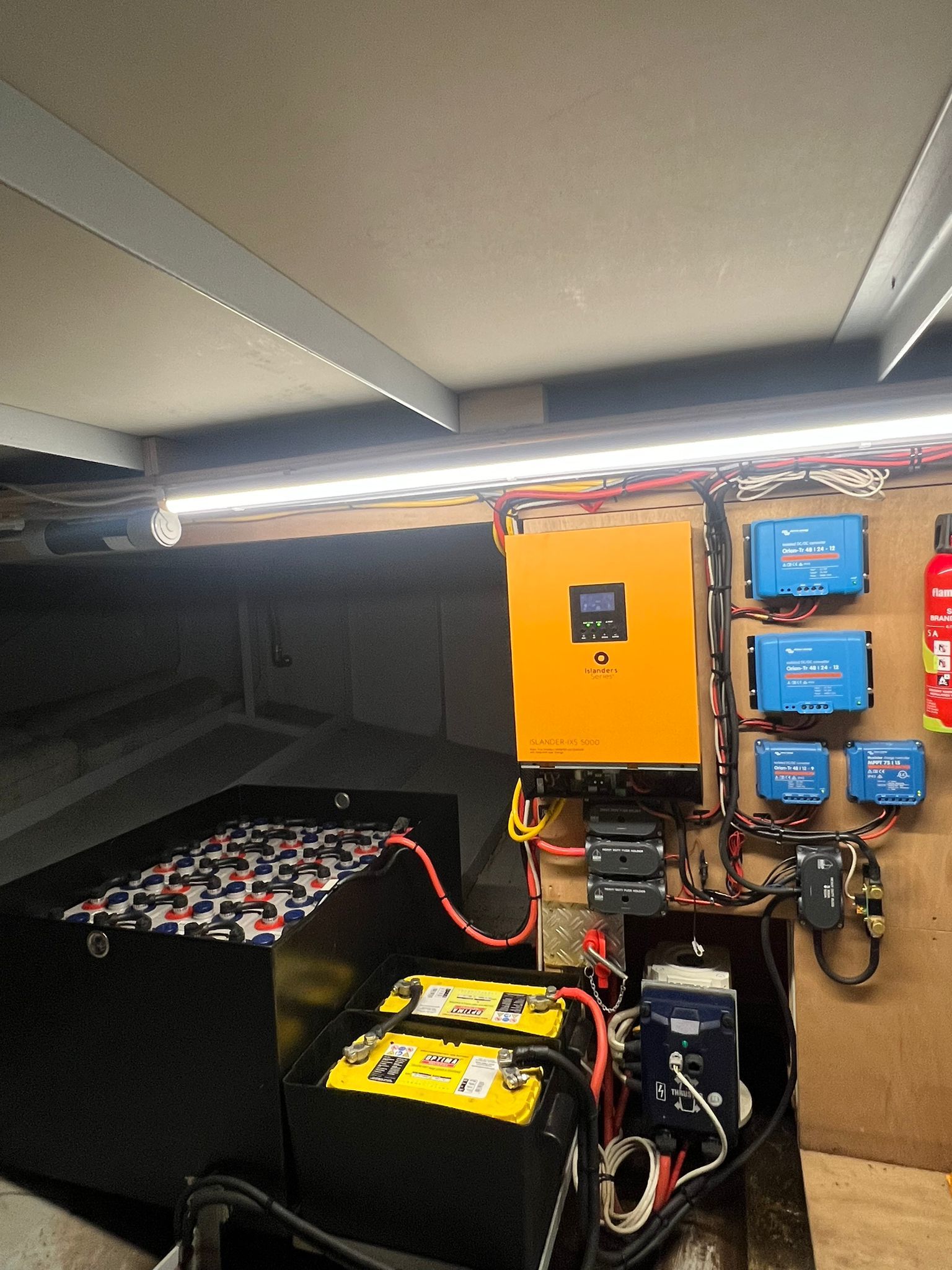 foto: 24 Houseboat Friesland 12.75 X 4.50 (inboard Engine)