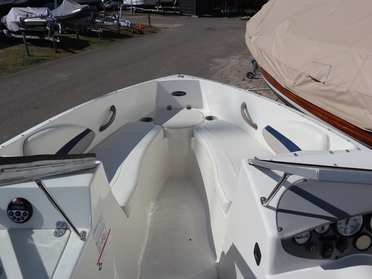 foto: 21 Stingray 195RX