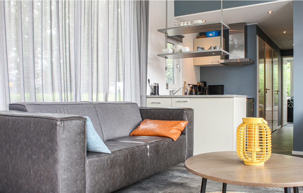 foto: 15 Aquavive Houseboat 1500 Met Vaste Overneembare Ligplaats In Warns