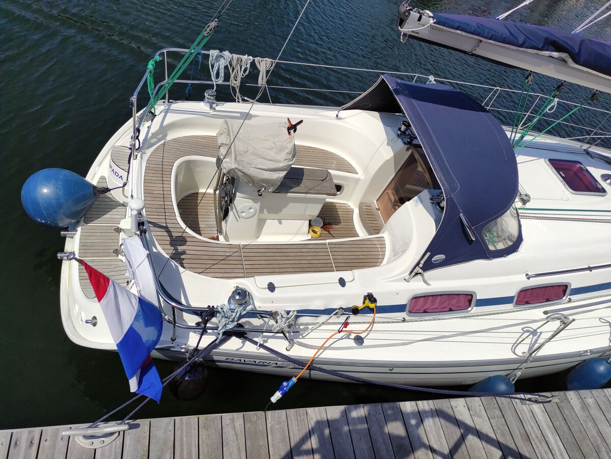 foto: 20 Bavaria  33 Cruiser