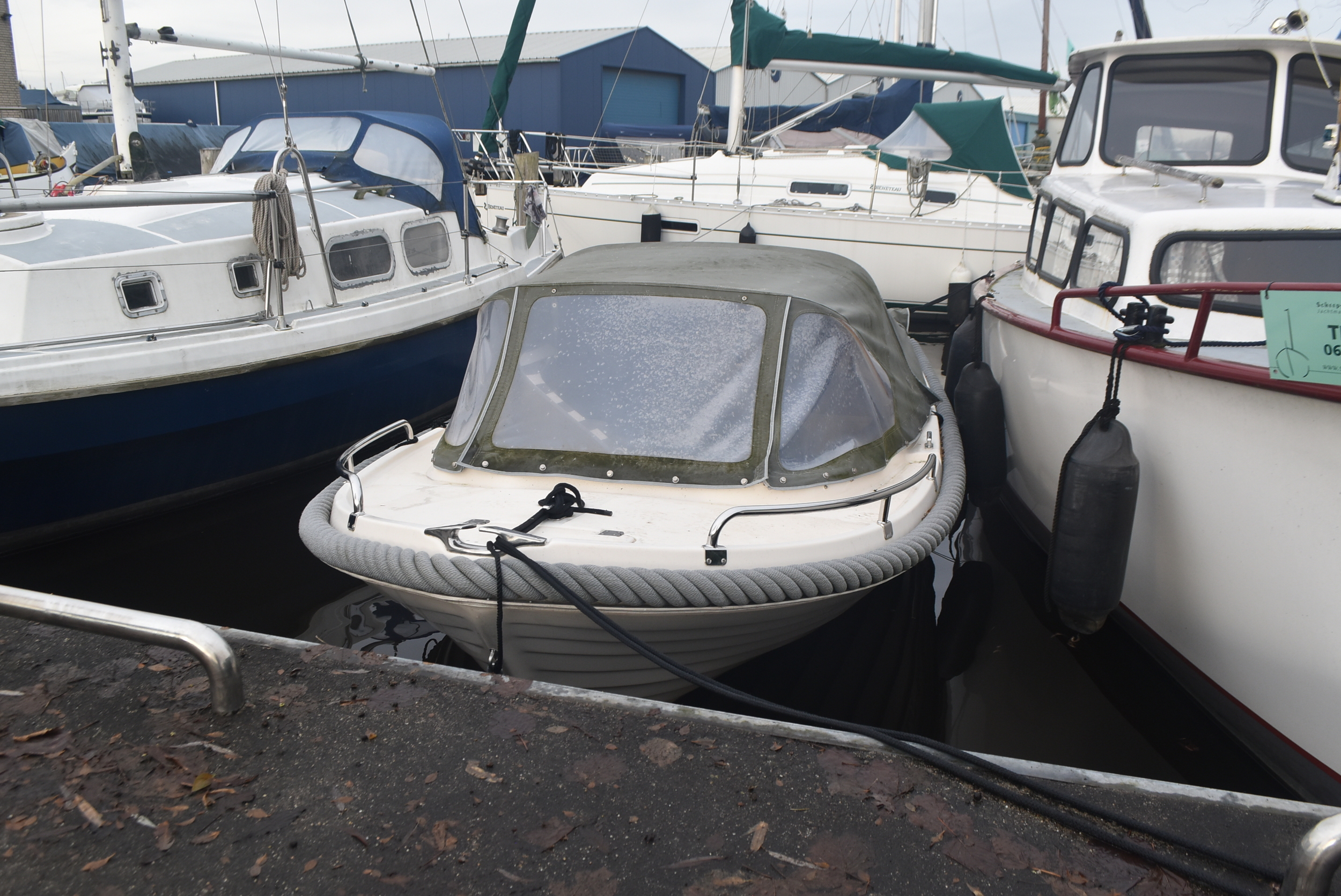 foto: 14 Crescent Allure 517