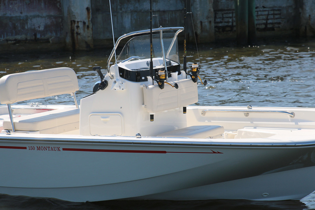 foto: 8 Boston Whaler 150 Montauk