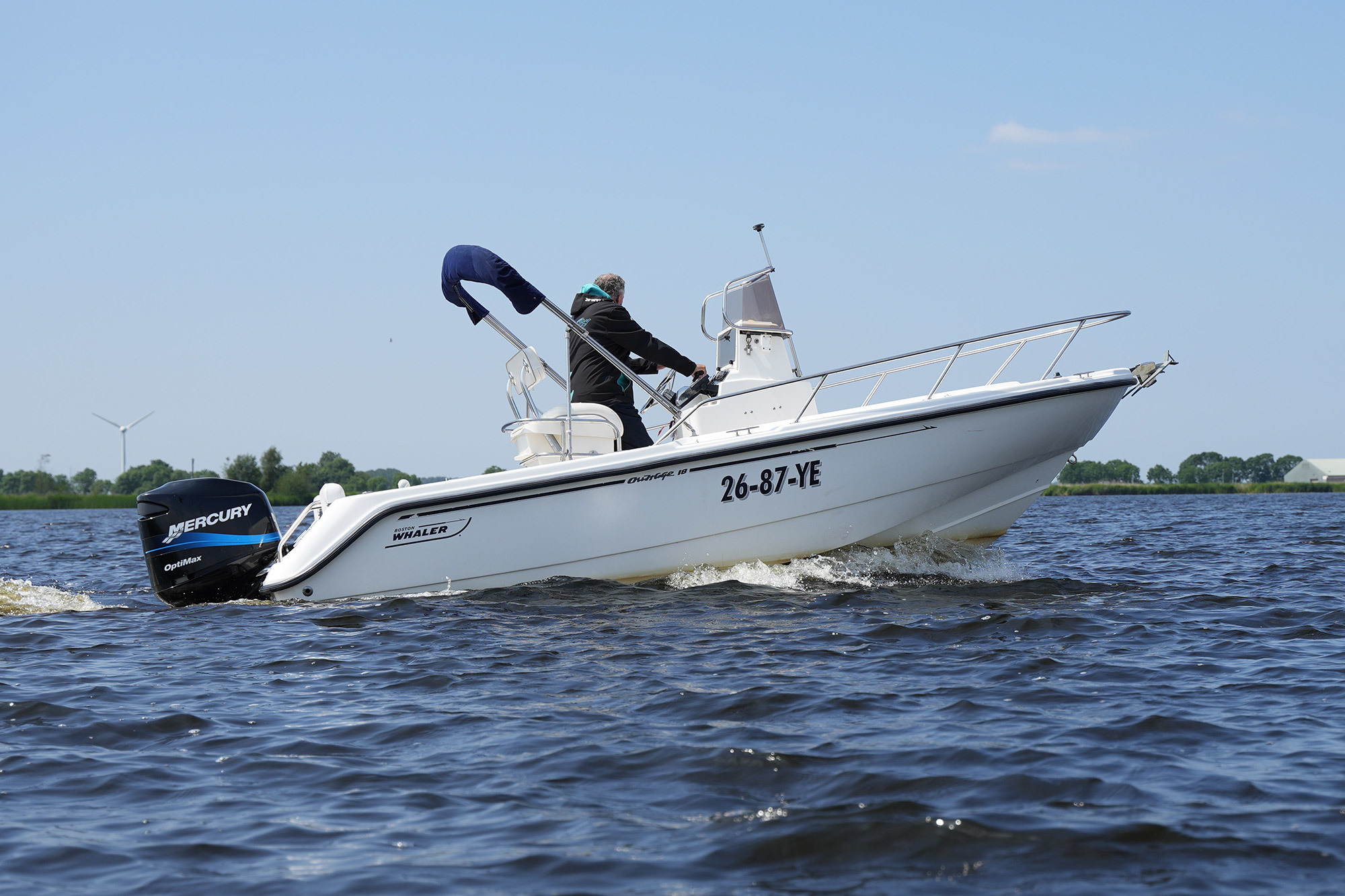 foto: 11 Boston Whaler 180 Outrage