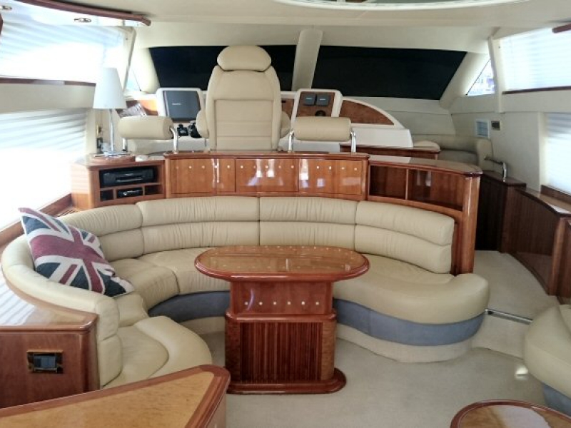 foto: 12 Azimut 58