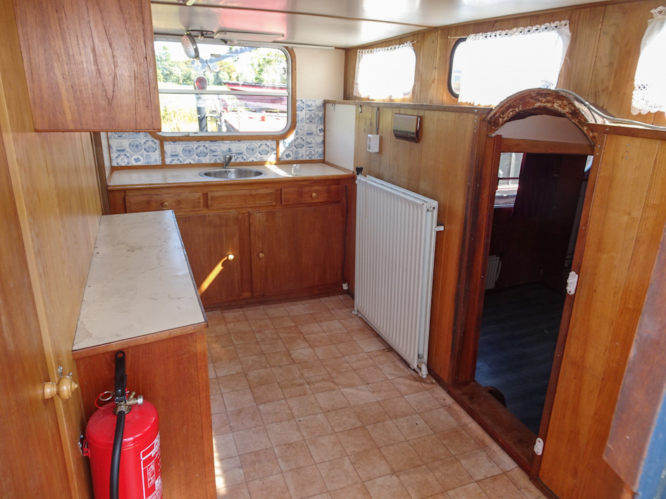 foto: 27 Kastje Varend Woonschip 38.89 UBC