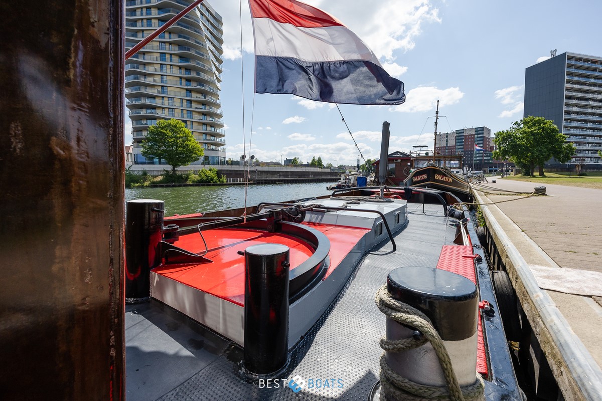 foto: 38 Sleepboot Limburgia