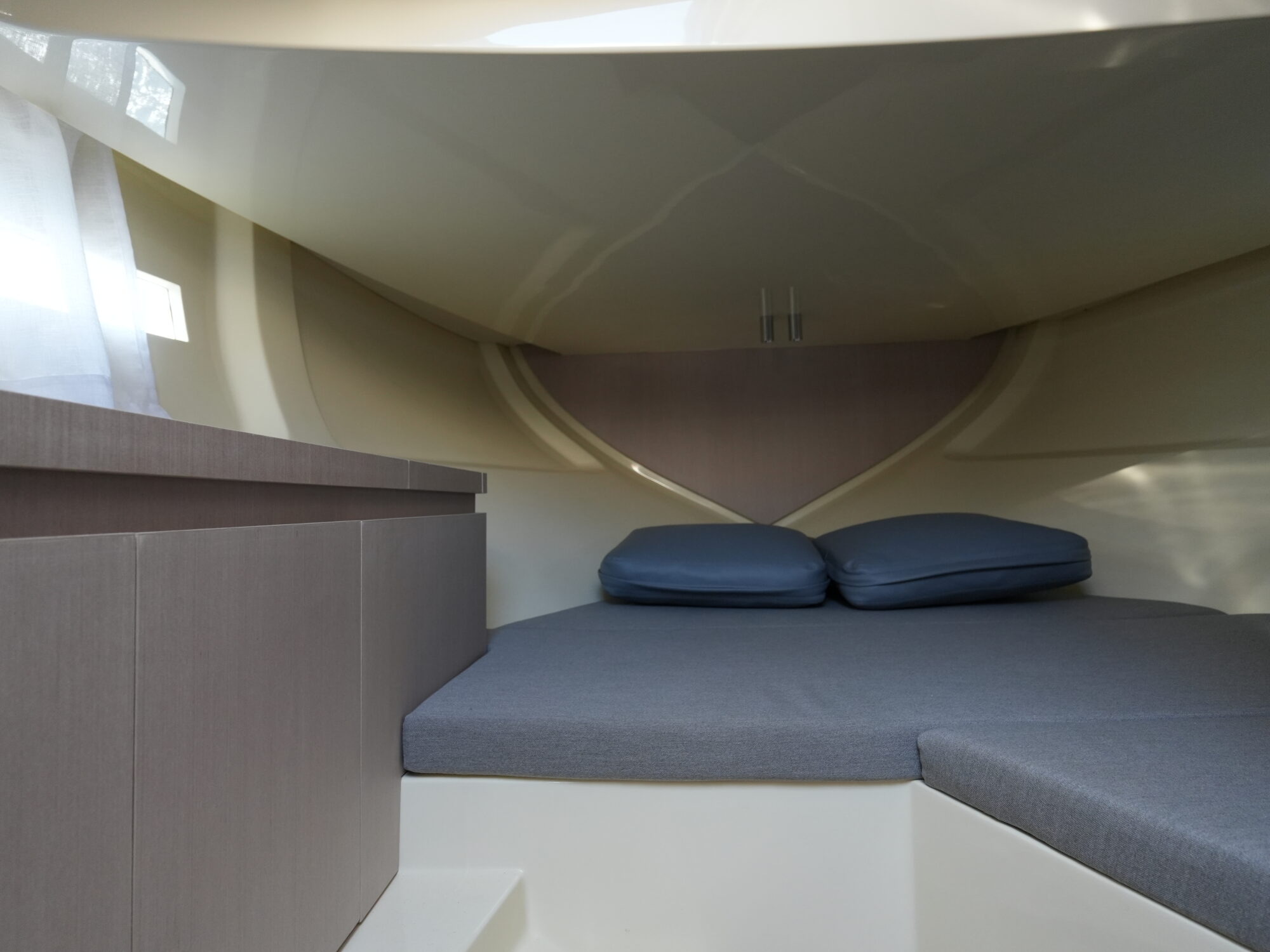 foto: 39 Invictus Invictus 270 CX