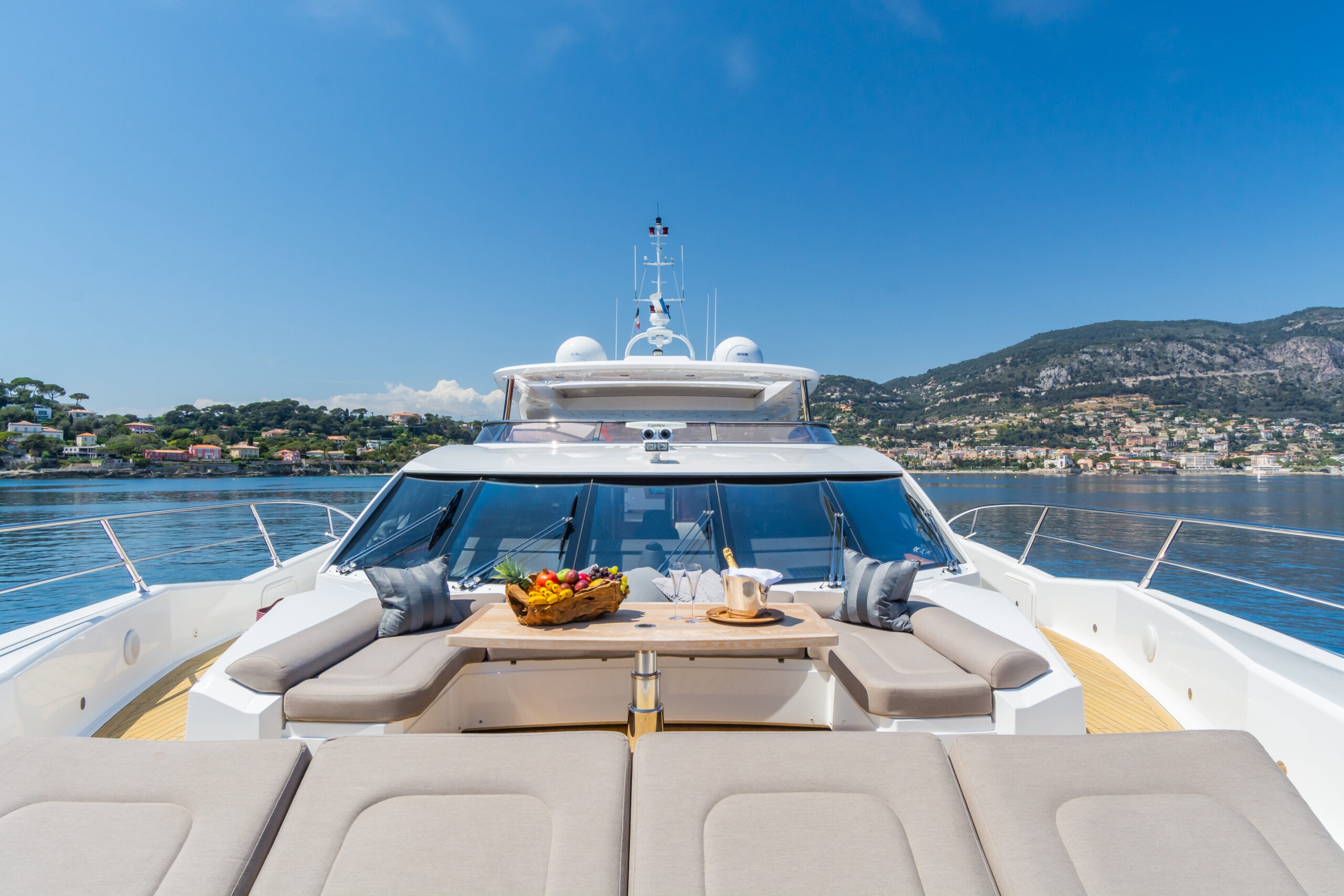 foto: 6 Sunseeker 115 Sport Yacht