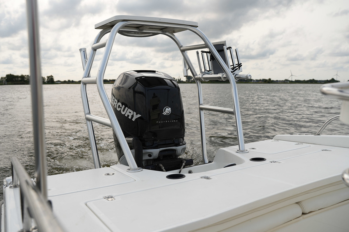 foto: 18 Boston Whaler 230 Dauntless