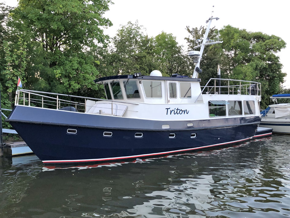 foto: 37 Trawlerjacht 48, zeegaand