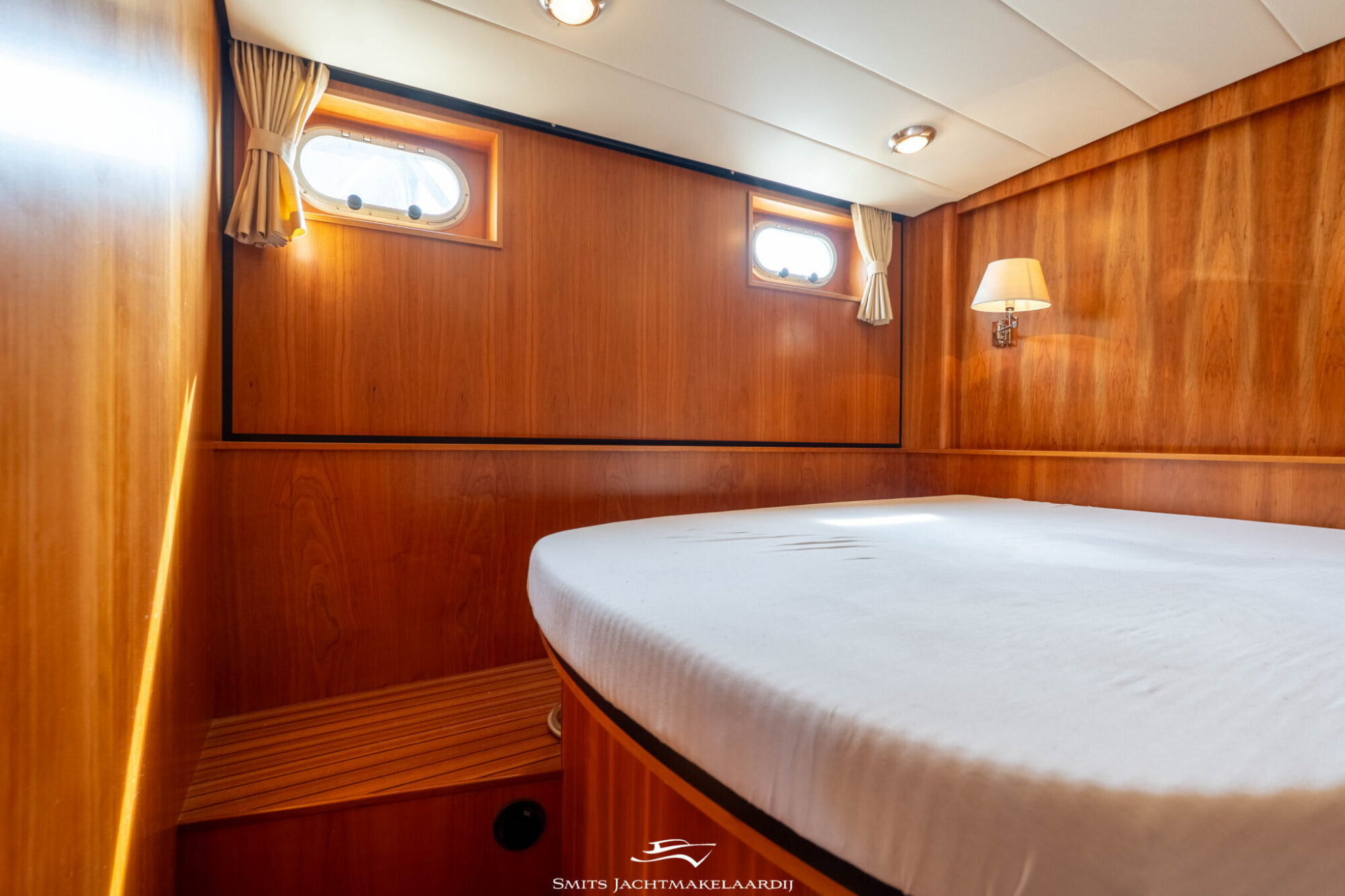 foto: 55 Linssen Linssen Grand Sturdy 43.9 AC